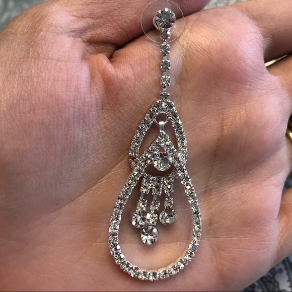 ⬇️ Double tear drop rhinestone earrings - Picture 4 of 5